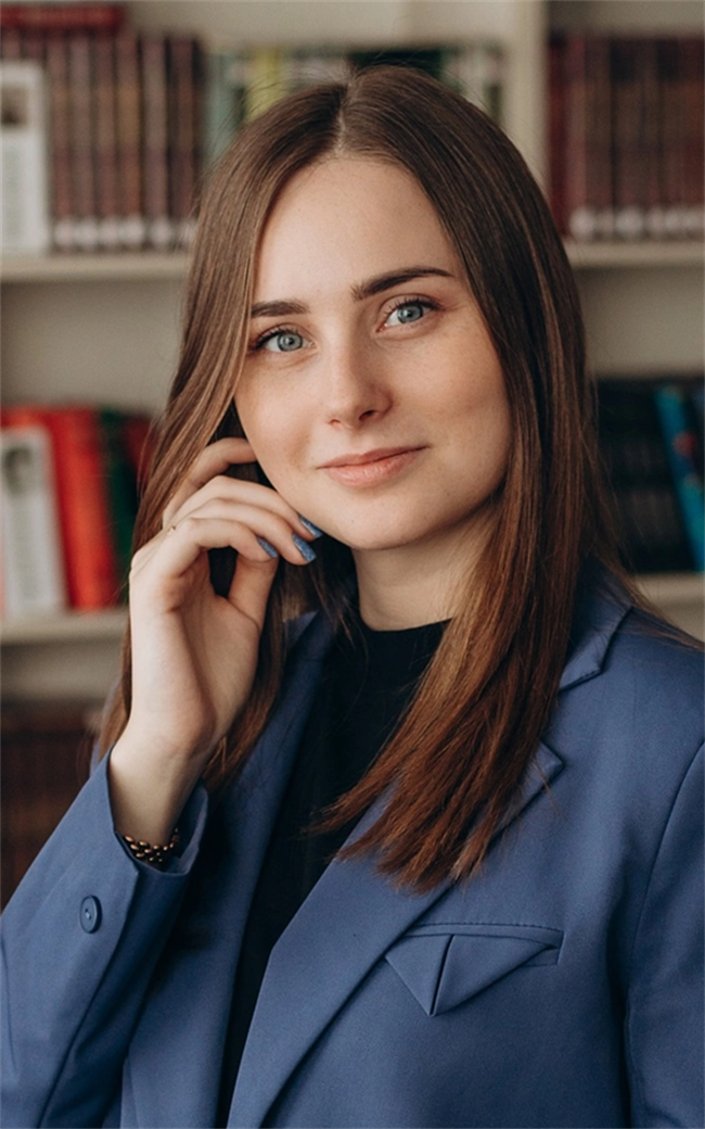 Кристина Олеговна - репетитор по географии
