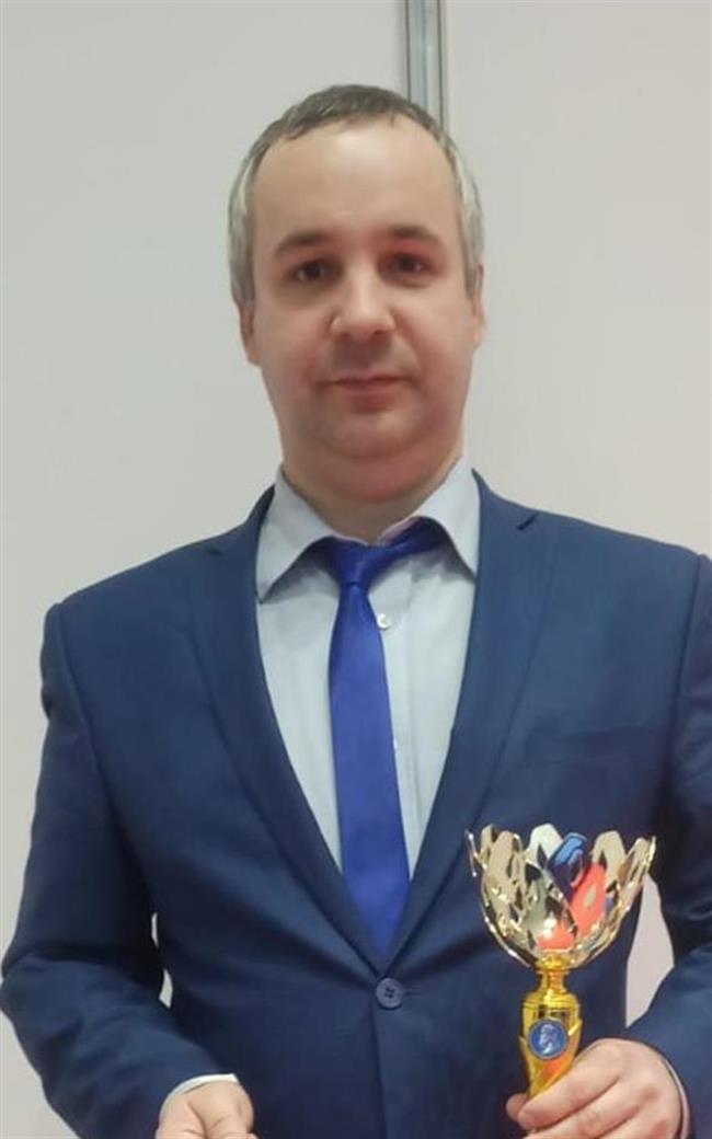 Евгений Юрьевич - репетитор по предметам начальной школы и математике
