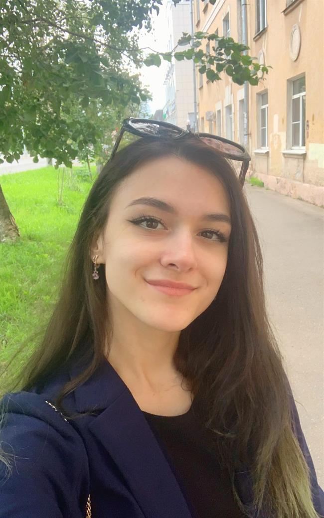 Мария Олеговна - репетитор по биологии и химии