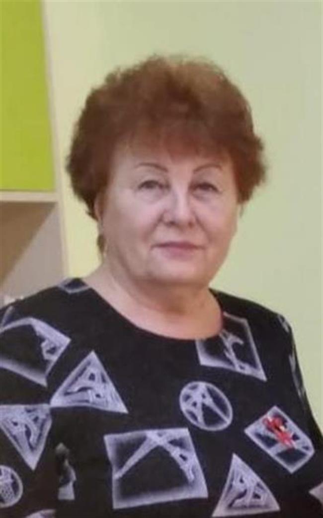 Валентина Петровна - репетитор по русскому языку