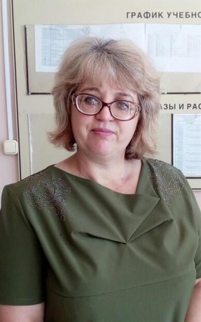 Лидия Иосифовна - репетитор по химии