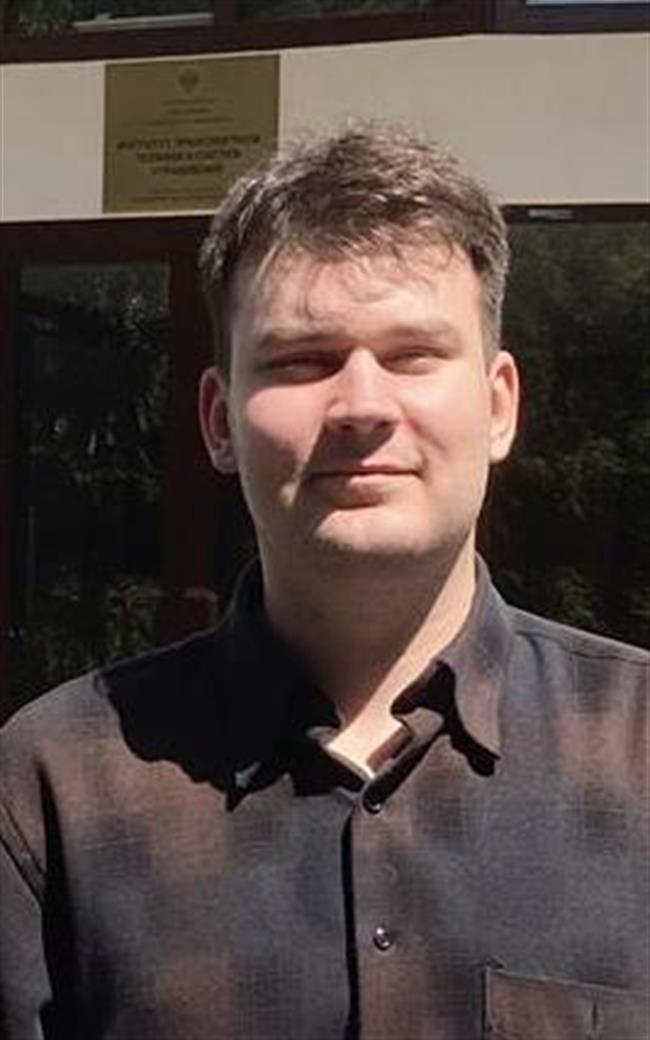Даниил Васильевич - репетитор по математике, физике и географии