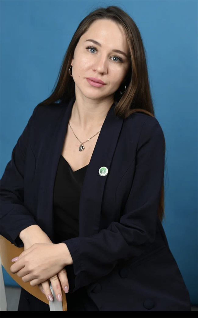 Екатерина Олеговна - репетитор по географии и обществознанию