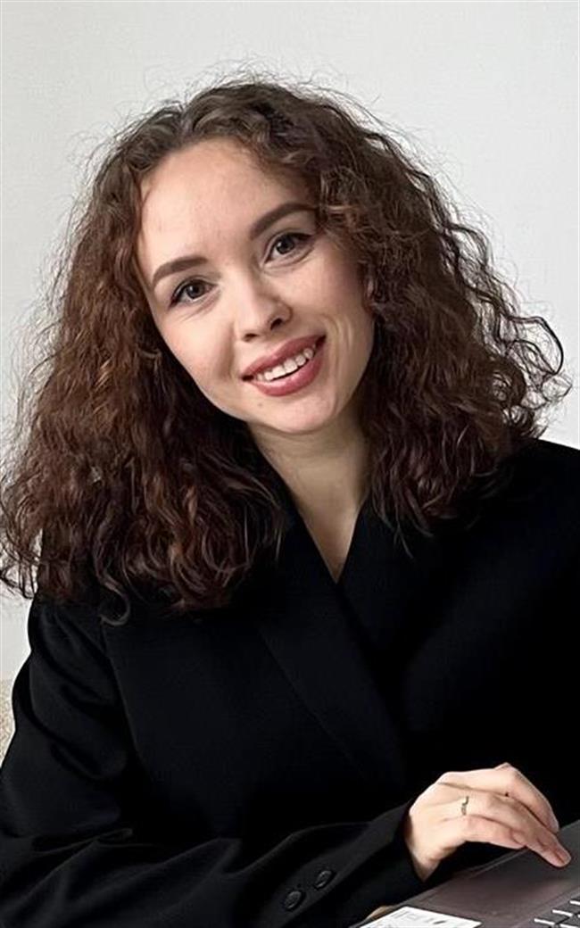 Олеся Андреевна - репетитор по математике, информатике и английскому языку