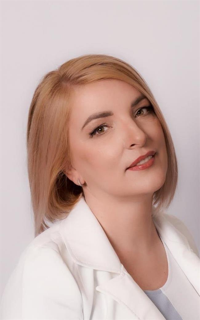 Вера Владимировна - репетитор по подготовке к школе
