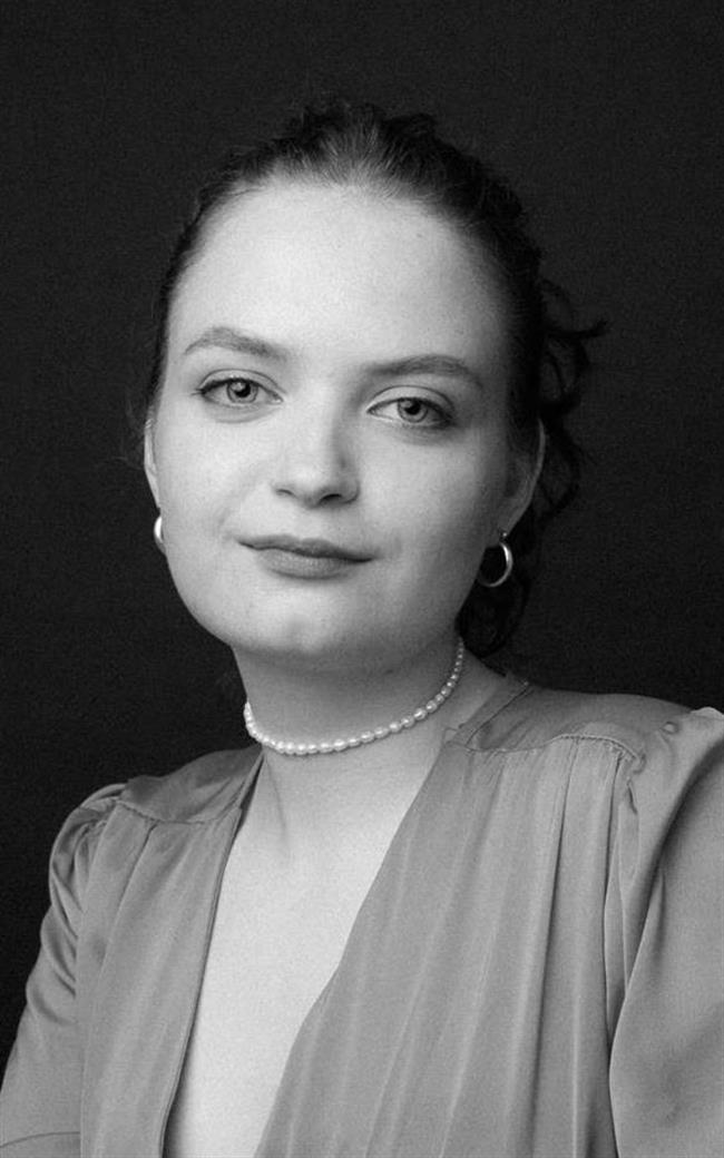 Мария Андреевна - репетитор по русскому языку, истории и литературе