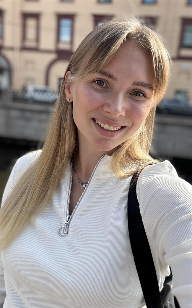 Юлия Александровна - репетитор по обществознанию и подготовке к школе