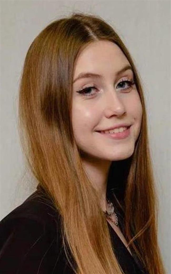 Арина Андреевна - репетитор по химии и биологии