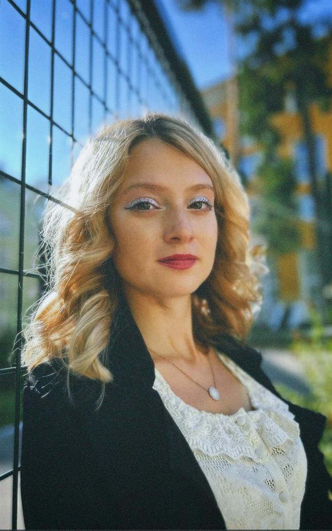 Алина Рустамовна - репетитор по английскому языку и французскому языку
