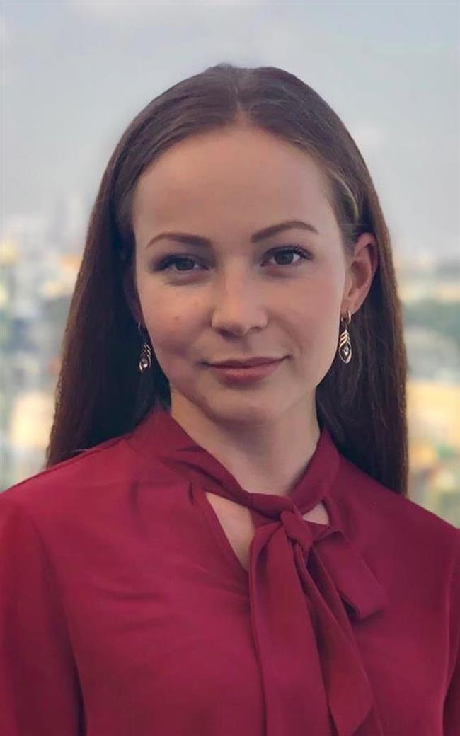 Анна Александровна - репетитор по русскому языку, математике и предметам начальной школы