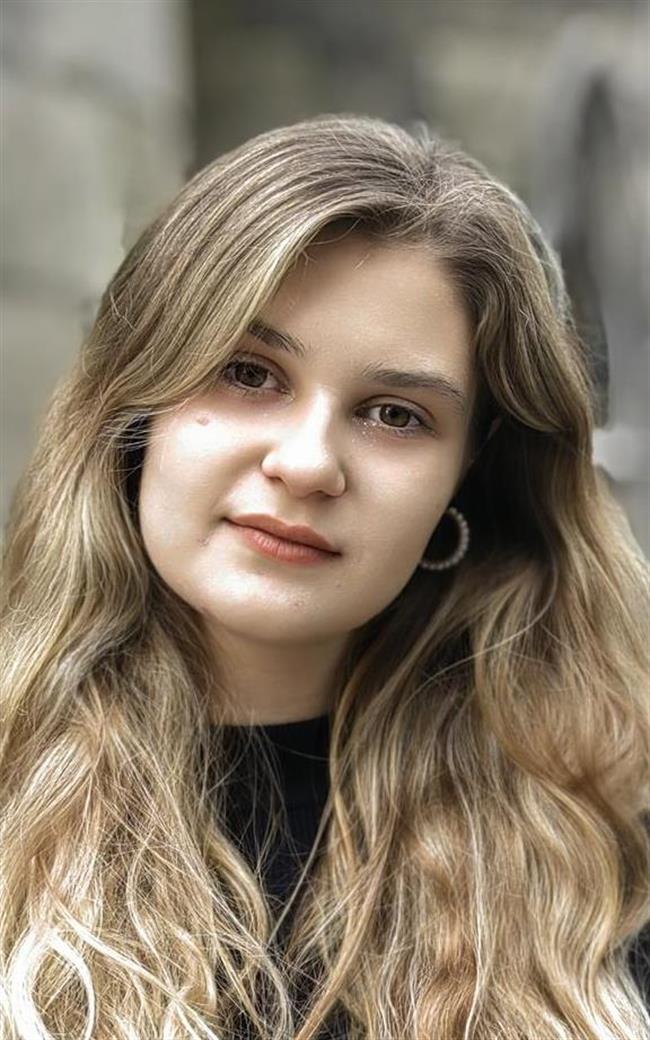 Дарья Олеговна - репетитор по русскому языку и литературе