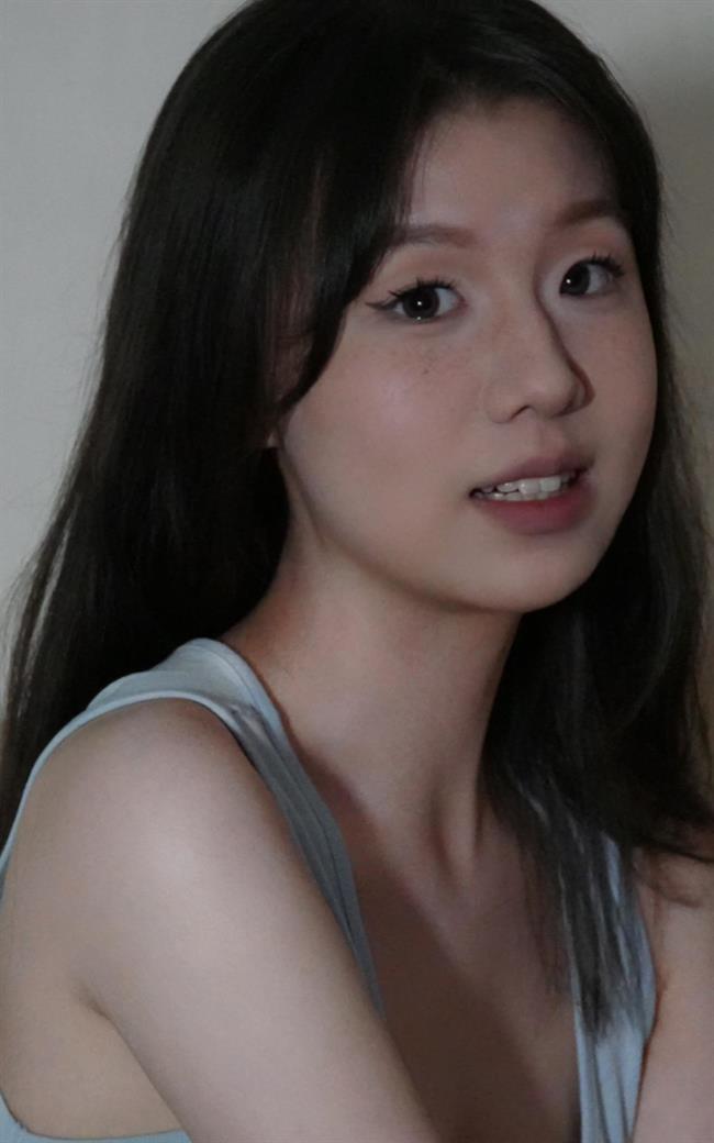 Юйсинь  - репетитор по китайскому языку и английскому языку