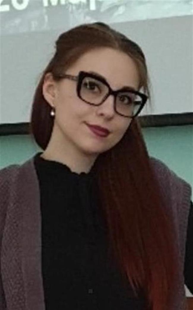 Елена Сергеевна - репетитор по химии и биологии