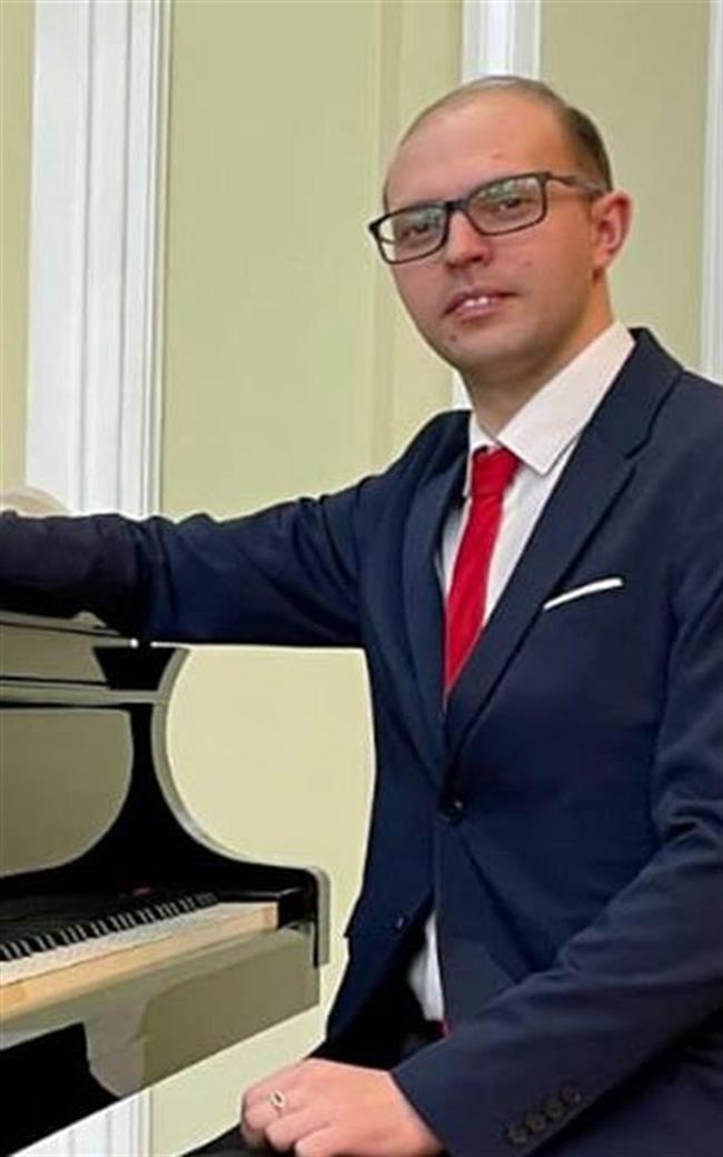 Алексей Викторович - репетитор по музыке
