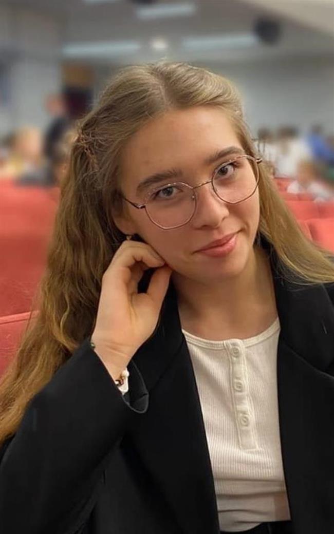Валерия Андреевна - репетитор по истории