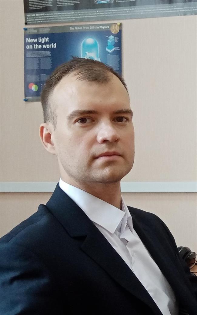 Константин Борисович - репетитор по физике и информатике