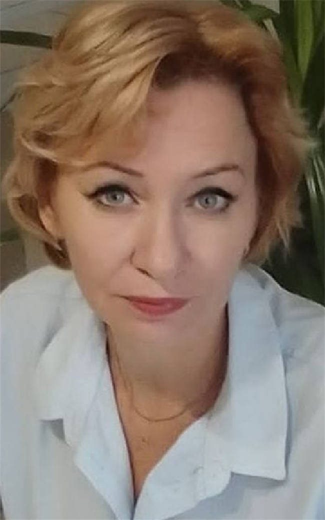 Елена Николаевна - репетитор по подготовке к школе и предметам начальной школы