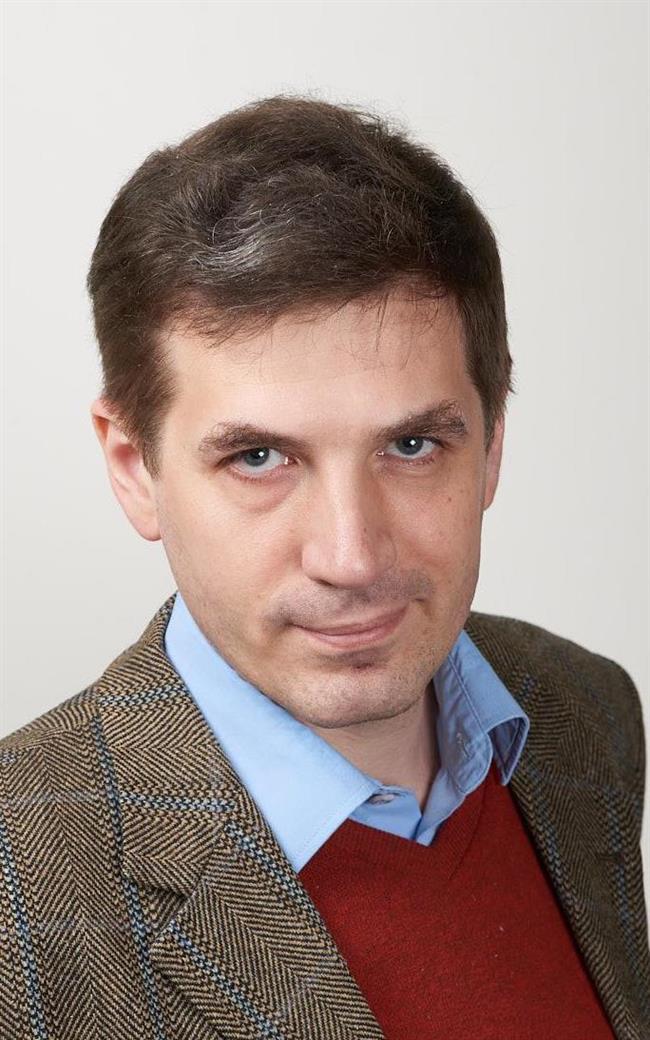 Валерий Валериевич - репетитор по экономике, информатике и истории