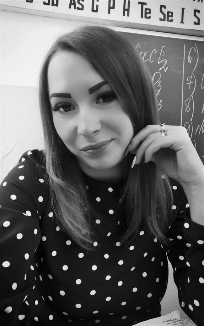 Елена Валерьевна - репетитор по химии и биологии