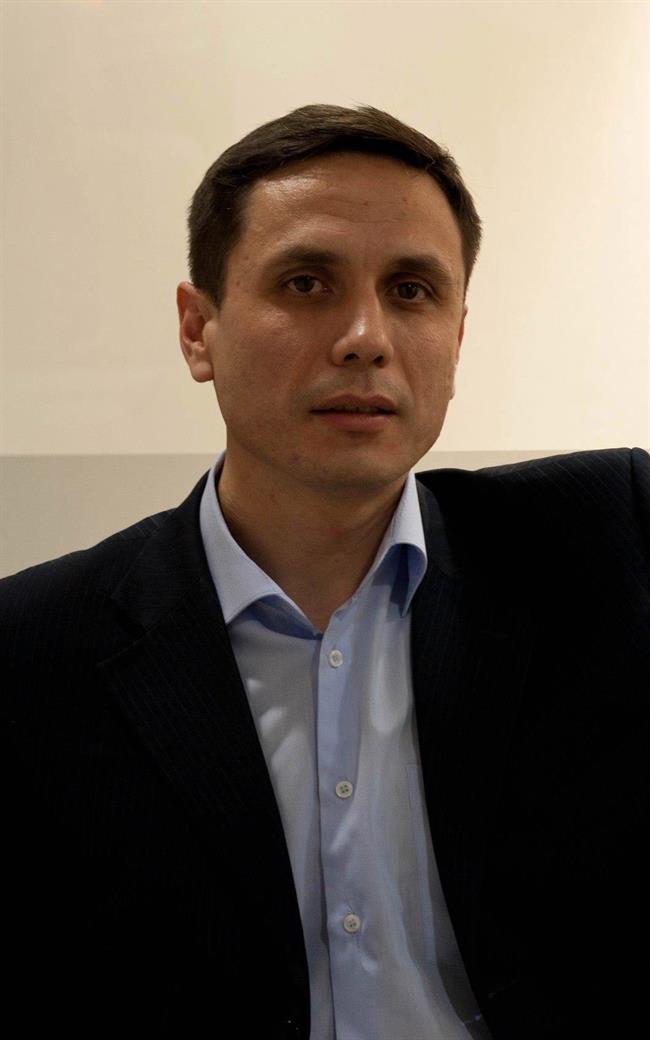 Азат Рафилевич - репетитор по истории и обществознанию