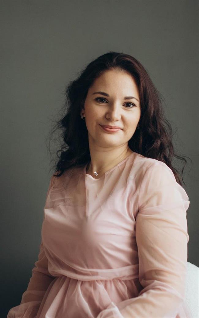 Оксана Сергеевна - репетитор по предметам начальной школы и подготовке к школе