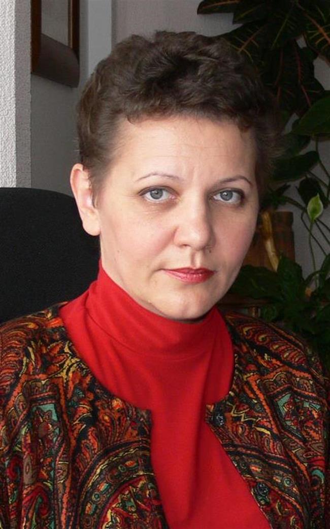Ирина Дмитриевна - репетитор по истории и обществознанию