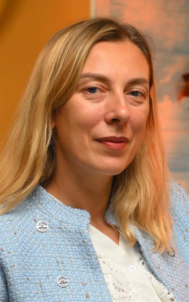 Сабина Валерьевна - репетитор по физике и математике