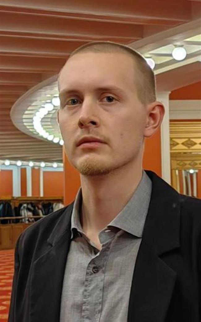 Даниил Дмитриевич - репетитор по математике, физике, изобразительному искусству и информатике