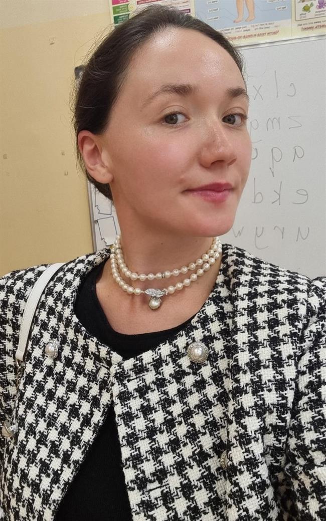 Диана Бердимурадовна - репетитор по английскому языку и испанскому языку