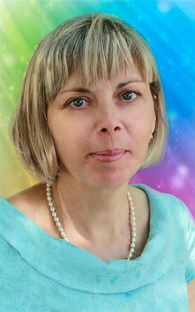 Елена Николаевна - репетитор по обществознанию