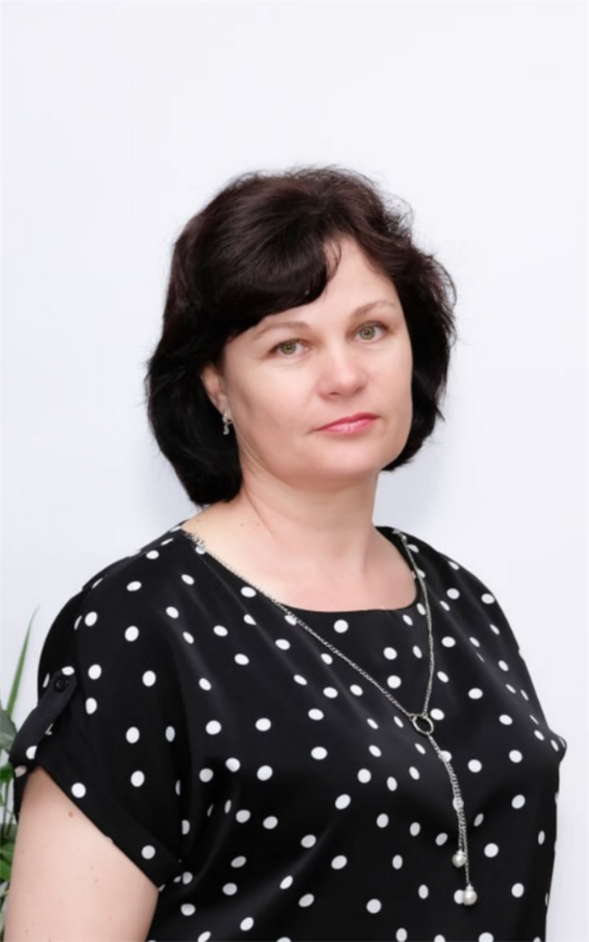 Елена Николаевна - репетитор по географии и биологии