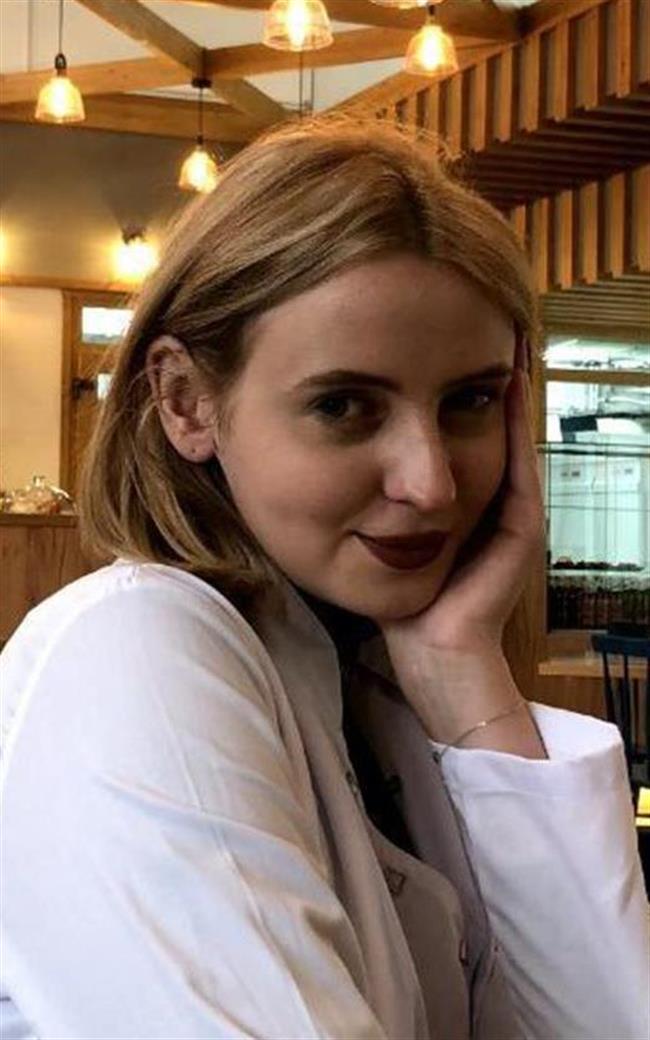 Ксения Дмитриевна - репетитор по биологии и химии