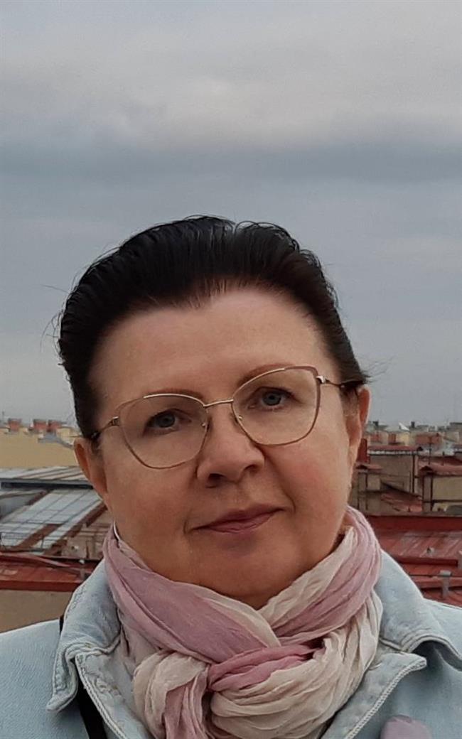 Лариса Ивановна - репетитор по музыке