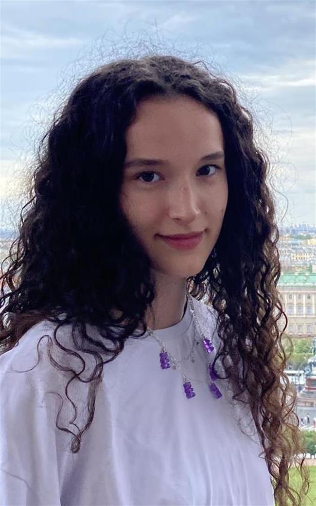 Анна Михайловна - репетитор по биологии