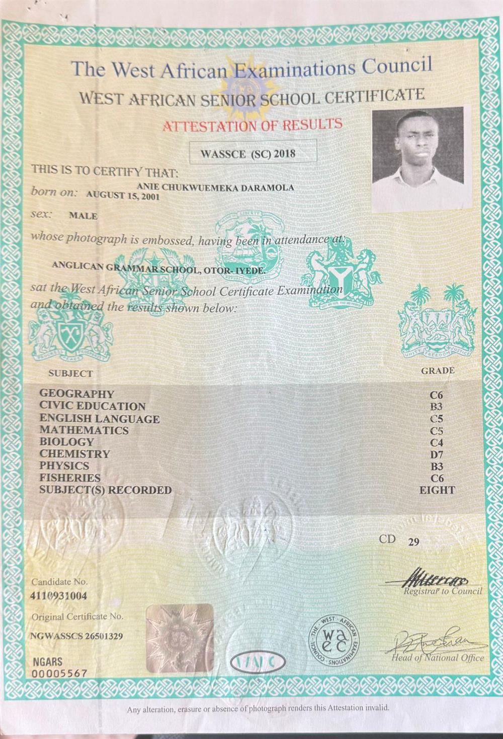 WAEC CERTIFICATE показывает мои знания английского языка.
Это также показывает, что я успешно сдал английский язык в своей стране. 