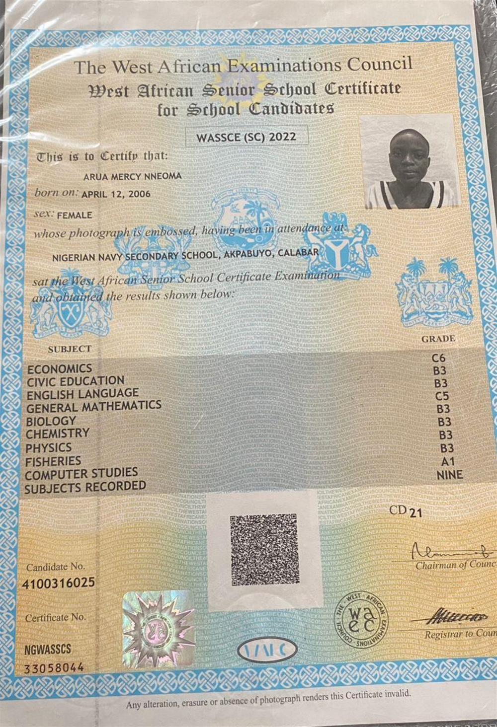WAEC CERTIFICATE показывает мои знания английского языка.
Это также показывает, что я успешно сдал английский язык в своей стране. 