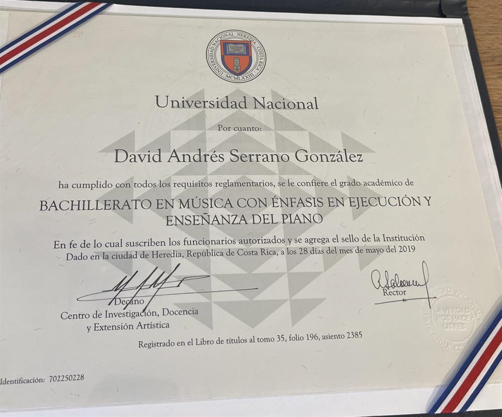 Universidad Nacional de Costa Rica 

Bachillerato en Musica con enfasis en ejecucion y ensenanza del Piano 
