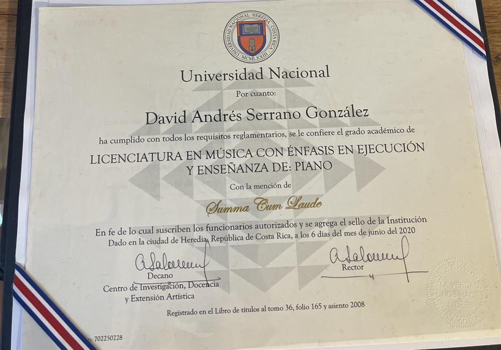 Universidad Nacional de Costa Rica 

Licenciatura en Musica con enfasis en ejecucion y ensenanza del Piano


Mencion: Summa Cum Laude