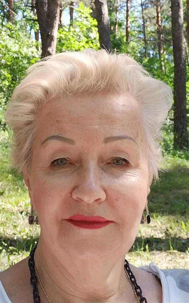 Светлана Евгеньевна - репетитор по физике