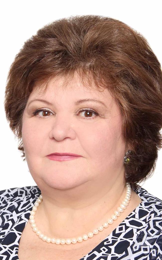 Людмила Витальевна - репетитор по истории и обществознанию