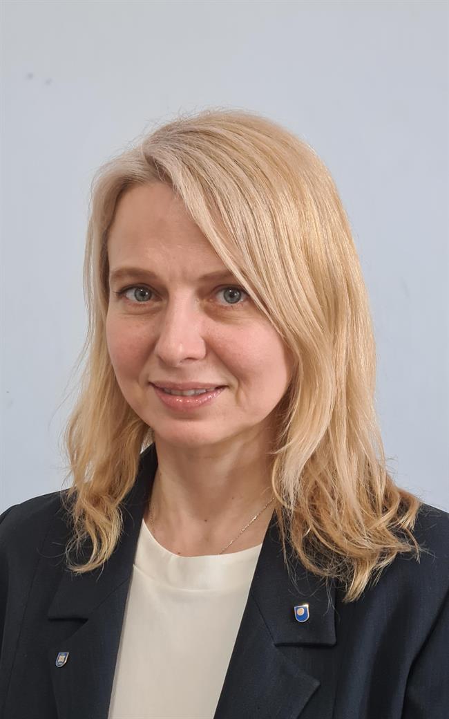 Елена Викторовна - репетитор по математике, информатике и редким иностранным языкам