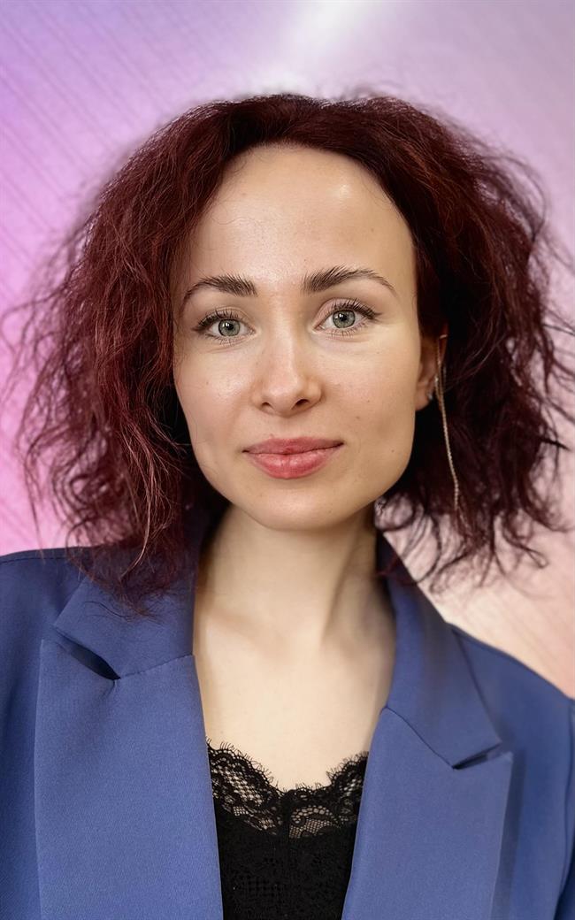 Диана Ильдусовна - репетитор по английскому языку