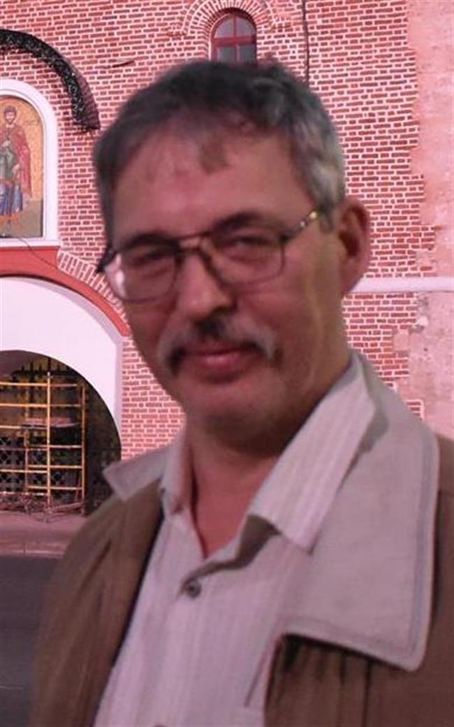 Александр Олегович - репетитор по математике, физике и информатике