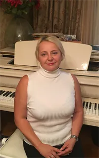 Оксана Викторовна - репетитор по музыке
