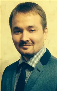 Артем Маратович - репетитор по китайскому языку и английскому языку