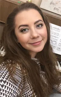 Елена Олеговна - репетитор по музыке
