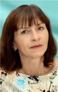 Лариса Викторовна - репетитор по истории и обществознанию