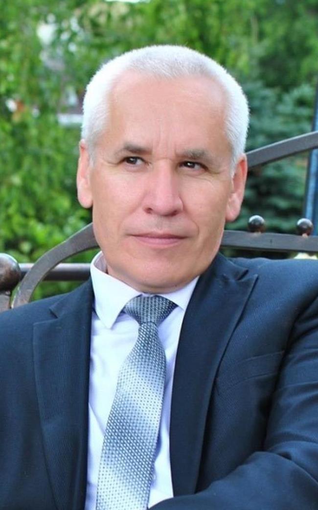 Сергей Иванович - репетитор по физике, математике и информатике