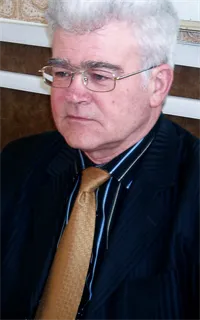 Виктор Константинович - репетитор по экономике