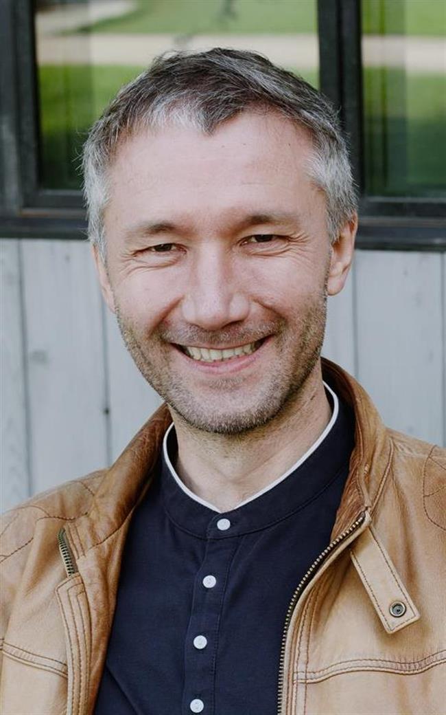 Павел Витальевич - репетитор по английскому языку